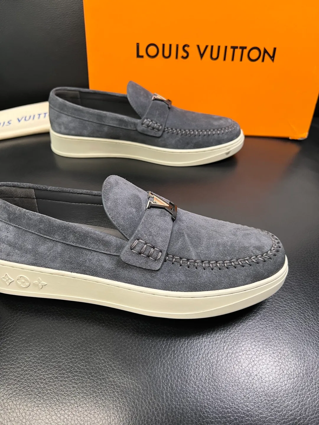 Men's shoes 💰740 Lv high quality top crafts Louis Vuitton, sports sneakers counter synchronization, uppers imported from Italy, high-quality splicing colorful complex crafts, imported mesh pads soft and comfortable, soles: original soles specially provided by the original factory, T men's shoes 💰U exclusive movable molded soles super comfortable, original factory single goods, code number 38-44 (customized 45)